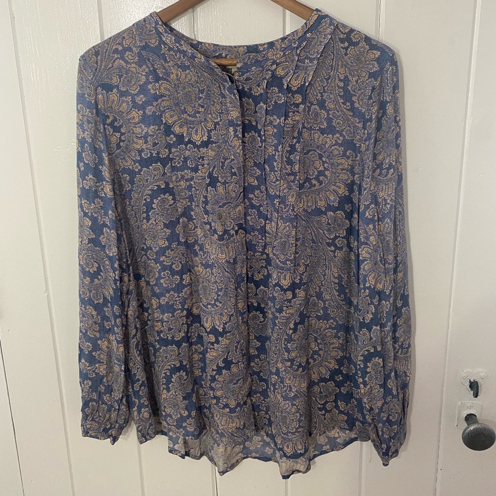 Lucky Brand Boho Paisley Print Button Down Shirt 100% Rayon Lots of Detail
